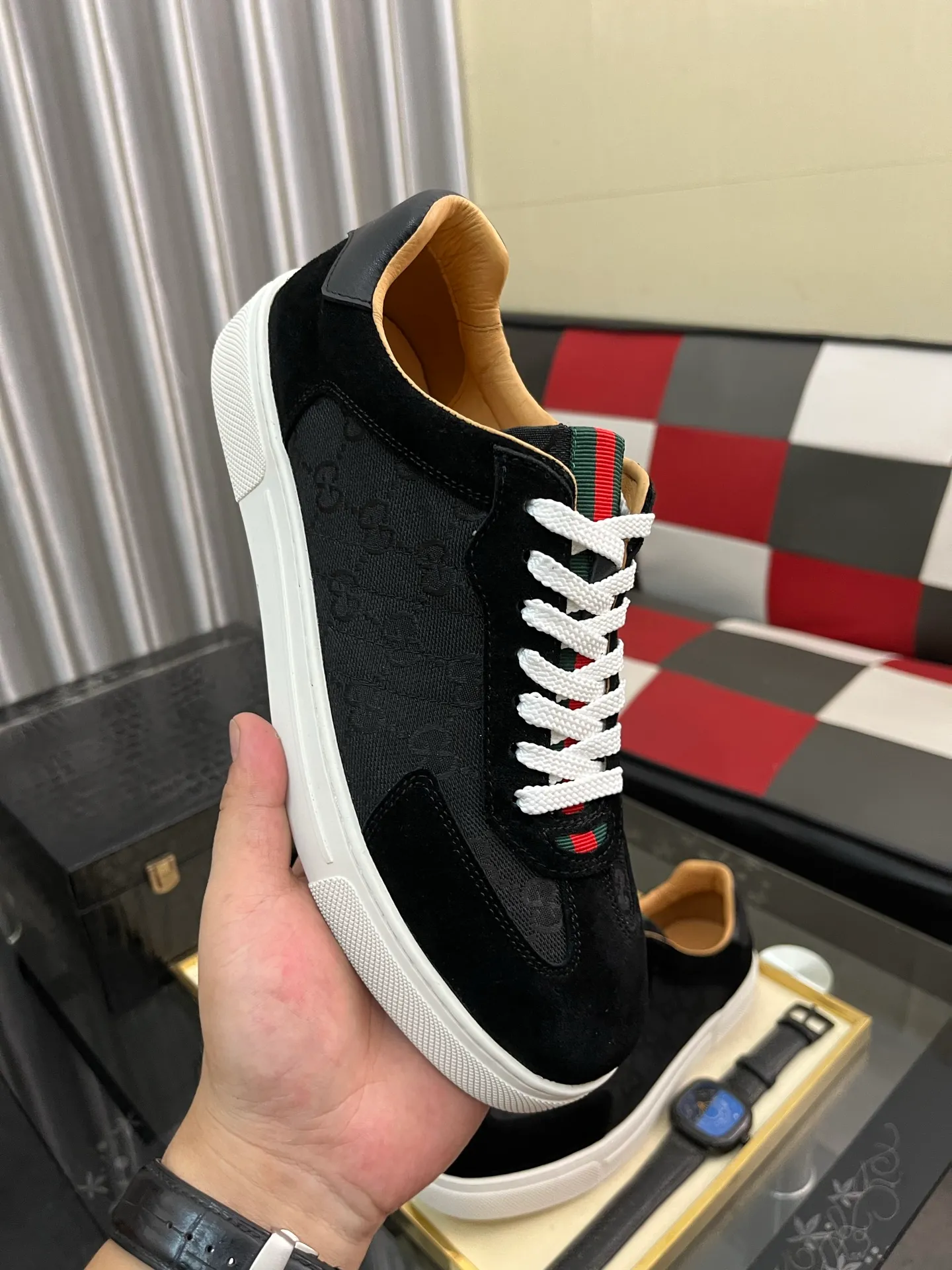 Men's shoes 💰380⌚️⌚️Gucci •Gucci original quality.~ Unique modern style sneakers. 🏃A must-have casual shoe for trendy men😍😍 Original brand imported from Italy, imported original leather, sheep lining (refuses to discolor and grind feet) Sole: Original sole provided by the original factory, French lazy style design ⚠️Fit to the feet, original quality, super comfortable original sole. Just like shooting the real thing🎬The real thing is better, code number: 38-442️⃣colors available